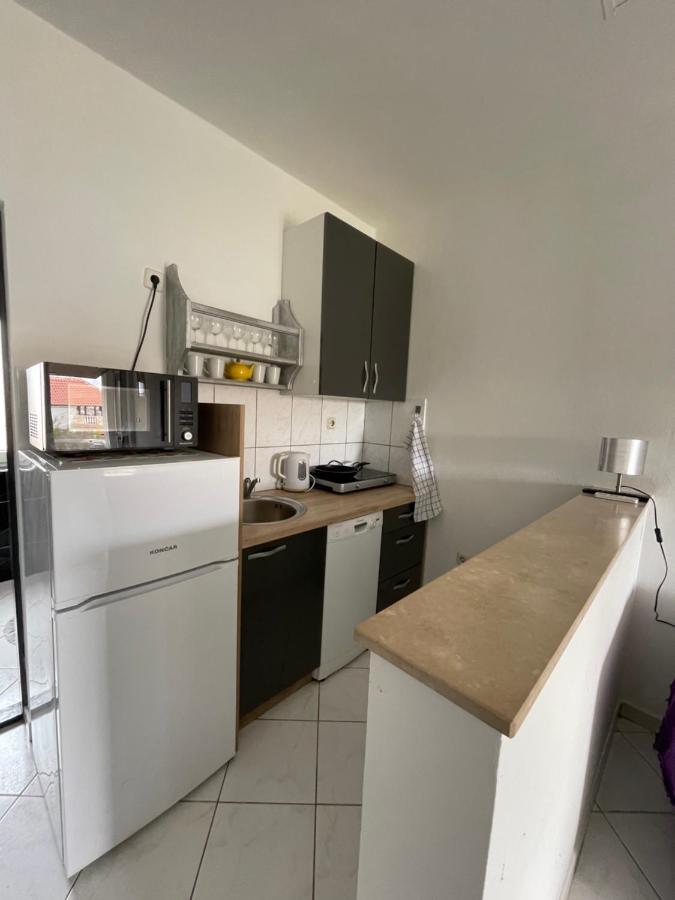 Apartments Frigan Maslenica Extérieur photo