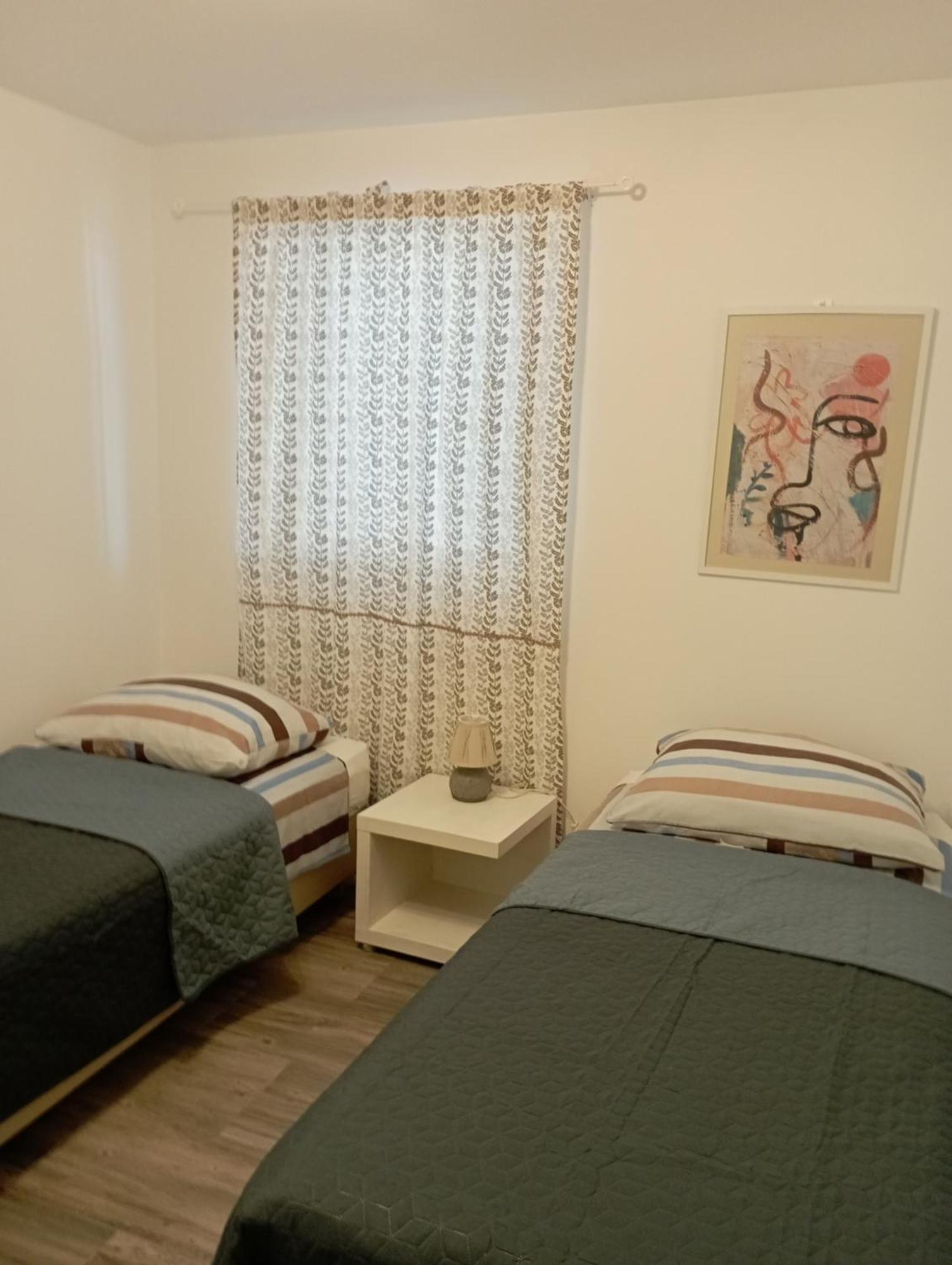 Apartments Frigan Maslenica Extérieur photo